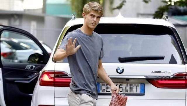 1661272032366033040.jpg 629c4aea2717f287de607eeb3103b9d.jpg